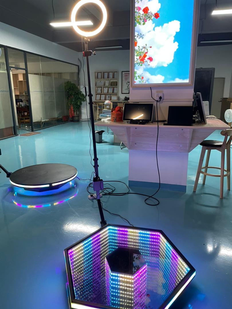 回転3Dホログラフィックディスプレイ自動360度セルフィーフォトブース